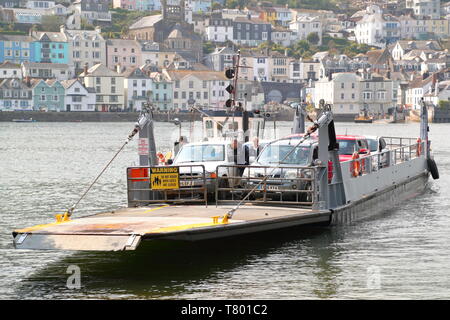 Autofähre verbinden Dartmouth und Kingswear in Devon, Großbritannien Stockfoto