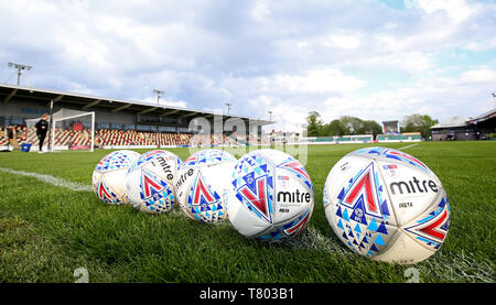 EFL Mitre spielbälle vor dem Spiel zwischen Newport County und Mansfield Stadt während der Sky Bet League Zwei Play-Off Hinspiel Gleiches an Rodney Parade, Newport. Stockfoto