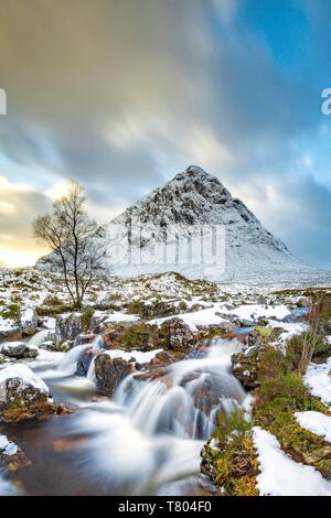 Stob Dearg, Fluss Coe, Buachaille Etive, Buachaille Etive Mor, Glen Coe, Highlands, Schottland, Vereinigtes Königreich Stockfoto