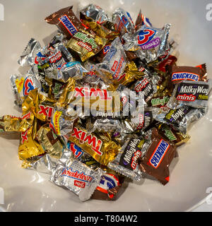 Candy Schalen aus einem Assorment von Start-ups am TechDay Ereignis in New York am Donnerstag, den 2. Mai 2019 im Jacob Javits Convention Center (Â© Richard B. Levine) Stockfoto