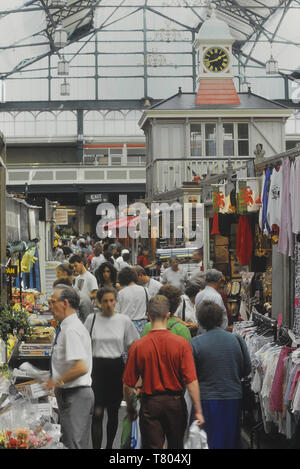 Cardiff Central Market, Cardiff, Wales. Cymru. Ca. 80er Stockfoto