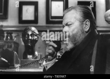 Orson Welles als Multimillionär despot Theo Van Horn ZEHN TAGE WUNDER/LA JAHRZEHNT PRODIGIEUSE Direktor 1971 Claude Chabrol Artedis/Les films de La Boetie/Euro International Film (EIA)/Parafrance Filme Stockfoto