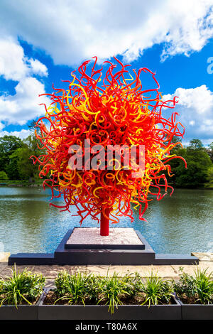 4. Mai 2019 - Dale Chihuly Glas Skulptur als Teil der temporären Ausstellung in Kew Gardens, London Stockfoto