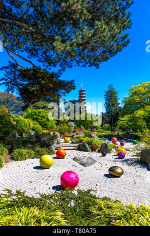 4. Mai 2019 - "Niijima schwebt', 1992-2018, die von Dale Chihuly Glas Skulpturen als Teil der Reflexionen über die Natur Ausstellung in Kew Gardens, London, UK Stockfoto