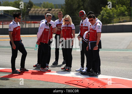Circuit de Barcelona-Catalunya, Barcelona, Spanien. 9. Mai, 2019. Formel 1 Grand Prix von Spanien, Treiber Ankünfte und Pressekonferenz; Alfa Romeo F1 Team, Antonio Giovinazzi hält an einem neuen erhöhten Bordstein Kredit zu suchen: Aktion plus Sport/Alamy leben Nachrichten Stockfoto