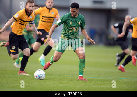 Newport, Wales, UK. 9. Mai, 2019. Jakob Mellis von Mansfield Town hat den Ball in den Himmel Wette Liga 2 Play off Halbfinale, Hinspiele Match zwischen Newport County und Mansfield Stadt an Rodney Parade, Newport am Donnerstag, den 9. Mai 2019. (Credit: Jeff Thomas | MI Nachrichten) nur die redaktionelle Nutzung, eine Lizenz für die gewerbliche Nutzung erforderlich. Keine Verwendung in Wetten, Spiele oder einer einzelnen Verein/Liga/player Publikationen. Foto darf nur für Zeitung und/oder Zeitschrift redaktionelle Zwecke verwendet werden. Credit: MI Nachrichten & Sport/Alamy leben Nachrichten Stockfoto