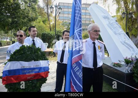 Athen, Griechenland. 9. Mai, 2019. Mitglieder der Kosaken Militär während der Feier am Denkmal der russischen Soldaten in Kalithea gesehen. Dem 74. Jahrestag des Sieges über den Zweiten Weltkrieg über Nazi-deutschland in die UDSSR, bekannt als Tag des Sieges Feier am Denkmal der russischen Soldaten in Kalithea. Credit: Giorgos Zachos/SOPA Images/ZUMA Draht/Alamy leben Nachrichten Stockfoto