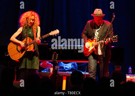 Edinburgh, Großbritannien. 9. Mai 2019. Sie ist Grammy Award-winning Patty Griffin ist unter den am meisten Folgeschäden Singer Songwriter ihrer Generation, eine typisch amerikanische Künstler, deren weitreichende Canon einschneidend erforscht die intime Momente und Emotionen, die uns zusammen binden. Patty Griffin in Konzert in der Queen's Hall in Edinburgh. Stockfoto