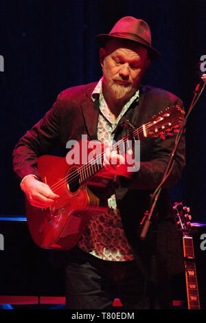 Edinburgh, Großbritannien. 9. Mai 2019. Sie ist Grammy Award-winning Patty Griffin ist unter den am meisten Folgeschäden Singer Songwriter ihrer Generation, eine typisch amerikanische Künstler, deren weitreichende Canon einschneidend erforscht die intime Momente und Emotionen, die uns zusammen binden. Patty Griffin in Konzert in der Queen's Hall in Edinburgh. Stockfoto