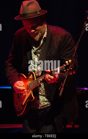 Edinburgh, Großbritannien. 9. Mai 2019. Sie ist Grammy Award-winning Patty Griffin ist unter den am meisten Folgeschäden Singer Songwriter ihrer Generation, eine typisch amerikanische Künstler, deren weitreichende Canon einschneidend erforscht die intime Momente und Emotionen, die uns zusammen binden. Patty Griffin in Konzert in der Queen's Hall in Edinburgh. Stockfoto