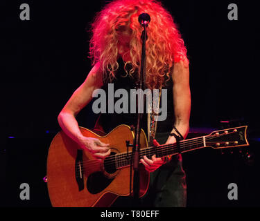 Edinburgh, Großbritannien. 9. Mai 2019. Sie ist Grammy Award-winning Patty Griffin ist unter den am meisten Folgeschäden Singer Songwriter ihrer Generation, eine typisch amerikanische Künstler, deren weitreichende Canon einschneidend erforscht die intime Momente und Emotionen, die uns zusammen binden. Patty Griffin in Konzert in der Queen's Hall in Edinburgh. Stockfoto