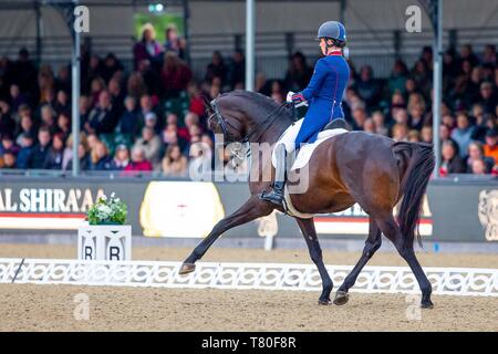 Windsor, Berkshire, Großbritannien. 09 Mai, 2019. Sieger. Charlotte Dujardin reiten Erlentanz. GBR. Die Al Shira' aa Grand Prix. CDI 4*. Dressur. Royal Windsor Horse Show. Windsor. Berkshire. Vereinigtes Königreich. GBR. 09.05.2019. Credit: Sport in Bildern/Alamy leben Nachrichten Stockfoto