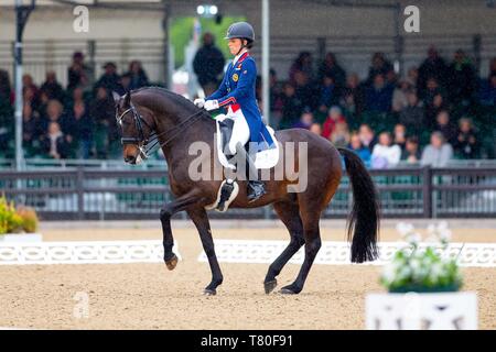 Windsor, Berkshire, Großbritannien. 09 Mai, 2019. Sieger. Charlotte Dujardin reiten Erlentanz. GBR. Die Al Shira' aa Grand Prix. CDI 4*. Dressur. Royal Windsor Horse Show. Windsor. Berkshire. Vereinigtes Königreich. GBR. 09.05.2019. Credit: Sport in Bildern/Alamy leben Nachrichten Stockfoto