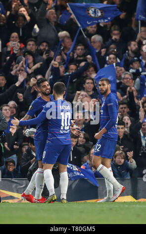 London, Großbritannien. 9. Mai, 2019. Chelsea's Ruben Loftus-Cheek (R) feiert nach zählen während der UEFA Europa League Halbfinale Rückspiel Spiel zwischen Chelsea und Frankfurt in London, Großbritannien am 9. Mai 2019. Credit: Han Yan/Xinhua/Alamy leben Nachrichten Stockfoto