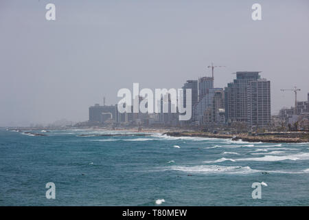 Tel Aviv, Israel. 07 Mai, 2019. Ein Blick auf die Gebäude an der Strandpromenade von Tel Aviv. Die küstenstadt wird Gastgeber der Internationalen song Wettbewerb 'Eurovision' am 18. Mai 2019. Credit: Ilia Yefimovic/dpa/Alamy leben Nachrichten Stockfoto