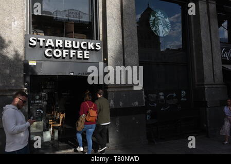 Mai 9, 2019 - Madrid, Madrid, Spanien - Starbucks Coffee Shop at Callao Square in Madrid gesehen. (Bild: © John milner/SOPA Bilder über ZUMA Draht) Stockfoto