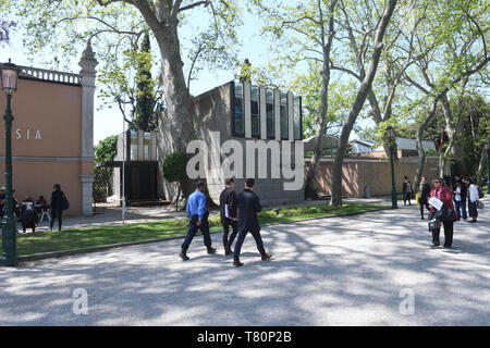 Venedig, Italien. 10. Mai, 2019. Die geschlossenen Pavillon von Venezuela auf dem Gelände der Giardini. Die internationale Kunstausstellung beginnt am 11.05.2019 und endet am 24.11.2019. Credit: Felix Hörhager/dpa/Alamy leben Nachrichten Stockfoto