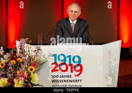 Hamburg, Deutschland. 10. Mai, 2019. Wolfgang Schäuble (CDU), der Präsident des Deutschen Bundestages, spricht während des Festakts zur 100-Jahrfeier der Errichtung der Universität Hamburg. Credit: Ulrich Perrey/dpa/Alamy leben Nachrichten Stockfoto