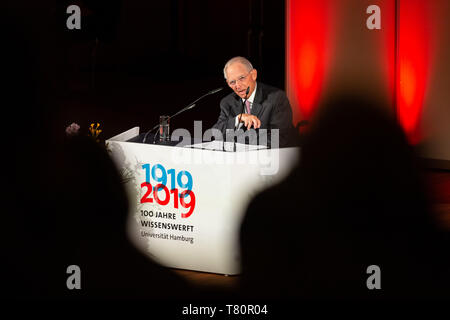 Hamburg, Deutschland. 10. Mai, 2019. Wolfgang Schäuble (CDU), der Präsident des Deutschen Bundestages, spricht während des Festakts zur 100-Jahrfeier der Errichtung der Universität Hamburg. Credit: Ulrich Perrey/dpa/Alamy leben Nachrichten Stockfoto