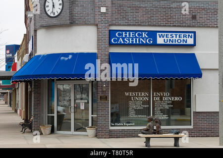 Großartige Insel, Nebraska. Western Union Gebäude. Englisch und Spanisch auf dem Fenster. Stockfoto