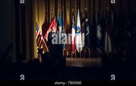 Fort Leonard Wood. Abrahms Theater, eine Co 35 OSUT. US Army National Guard Basic Training Graduation Zeremonien. Stockfoto