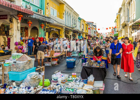 Die berühmten Walking Street Night Market in Phuket Altstadt, Phuket, Thailand, Südostasien, Asien Stockfoto