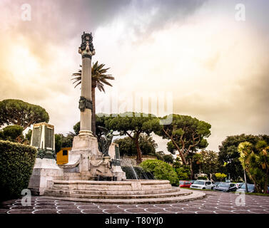 Frascati Provinz Rom - Latium - Italien - Das Monumento ai Caduti oder Kriegerdenkmal Stockfoto