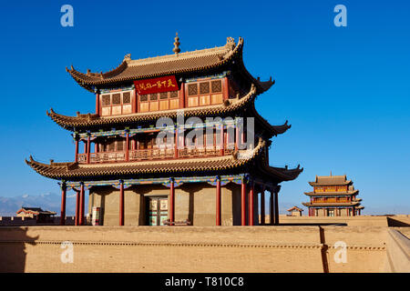 Die Festung am westlichen Ende der Großen Mauer, UNESCO-Weltkulturerbe, Jiayuguan, Provinz Gansu, China, Asien Stockfoto