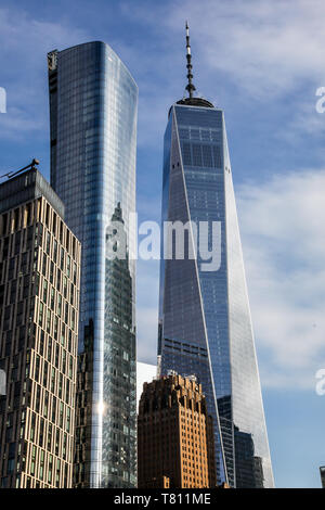 NEW YORK, NY - 03. 2019: Blick von West Street in der Nähe von Bezirk Manhattan Comunity College Stockfoto