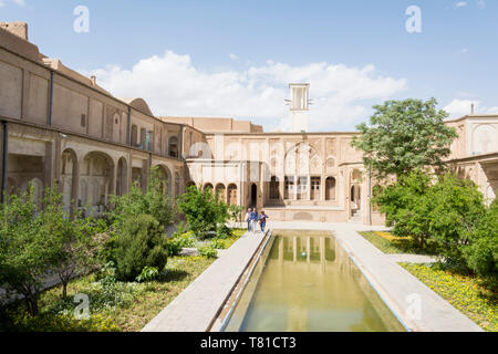 Provinz Isfahan - Kashan im Iran - April 30, 2019 der traditionellen persischen Hof, Borujerdi Haus in kashan Stockfoto