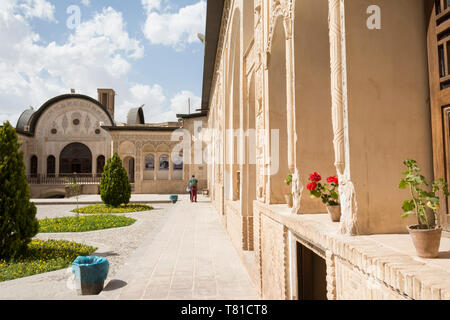 Provinz Isfahan - Kashan im Iran - April 30, 2019 Historisches Gebäude Tabatabaei Haus Wahrzeichen von Qajar Dynastie Stockfoto