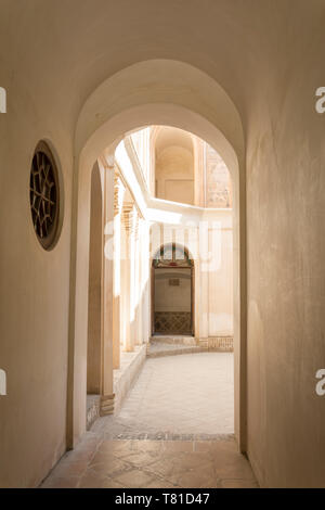 Provinz Isfahan - Kashan im Iran - 30. April - 2019 Historisches Gebäude Passage, Tabatabaei Haus in Kashan Stockfoto