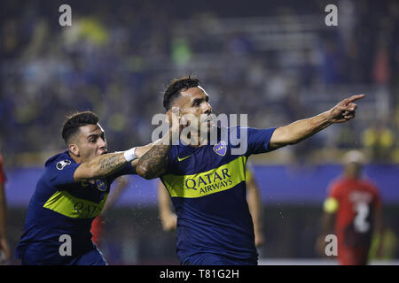 Buenos Aires, Argentinien - 09. Mai, 2019: Carlos Tevez (Boca Juniors) feiert sein Ziel auf dem Spiel gegen Atletico Panaraense in der Bombonera Sta Stockfoto