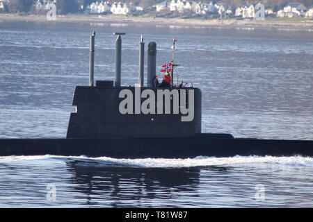 KNM Utsira (S301), ein Ula-u-Boot von der norwegischen Marine betrieben, vorbei an Gourock während der Übung gemeinsame Krieger 19-1. Stockfoto