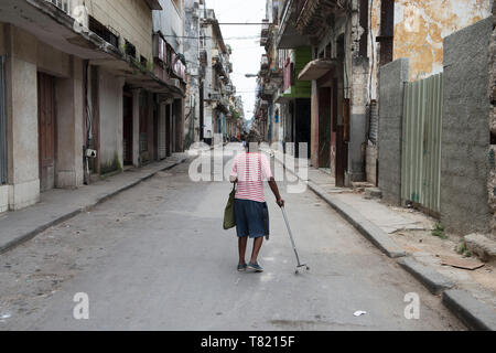 Havanna, die Hauptstadt Kubas, einer Stadt mit ein bisschen Verfall als US-Embargo beißt, Gebäuden und City Scapes von verfallenen Gebäuden Stockfoto