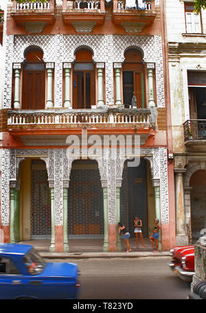 Ein Gebäude mit maurischen Einfluss kam mit der spanischen Kolonialzeit in dem 1500 in Havanna, Stockfoto