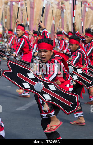 Kaamulan ist ein Monat lang ethnischen Festival jährlich in der Provinz Bukidnon Mindanao, südlichen Philippinen. 20 Gemeinden und zwei Städte, die sich im Besitz Stockfoto