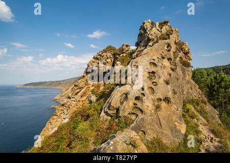 Spanien, Guipuzkoa, aalen Sie sich Land, Pasaia, flysch Klippe an der Küste weg in Pasaïa Stockfoto