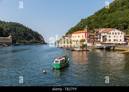 Spanien, Guipuzkoa, aalen Sie sich Land, Pasaia, Eingang zum Hafen von Pasaïa, Boot, dass der Mund Kreuze Stockfoto