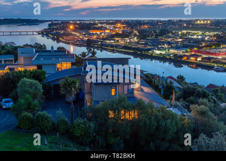 Ein Einbruch der Ansicht der Stadt von Whanganui und der Whanganui River, im Norden der Insel von Neuseeland. Stockfoto