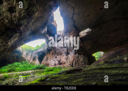 Devetashka Höhle, in der Nähe von Lowetsch, Bulgarien. Stockfoto