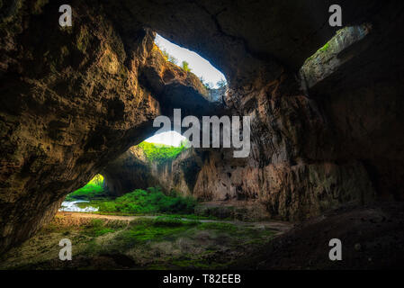 Devetashka Höhle, in der Nähe von Lowetsch, Bulgarien. Stockfoto