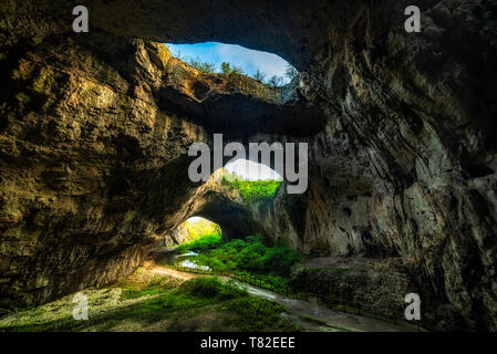 Devetashka Höhle, in der Nähe von Lowetsch, Bulgarien. Stockfoto