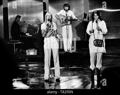 Drei Songs in Den Haag aufgenommen, für die niederländischen TV-Programm "een van de acht' am 23. November 1976 Den Haag, Niederlande - 1976, *** Local Caption *** abba Anni-Frid Lyngstad Agnetha Fältskog Björn Ulvaeus Benny Andersson Stockfoto