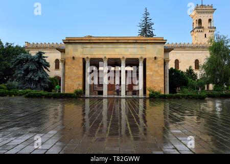 Georgien, Shida Kartli, Gori, Heimatstadt von Joseph Stalin, der Geburtsort von Stalin in seinem Fall mit der Stalin Museum im Hintergrund Stockfoto