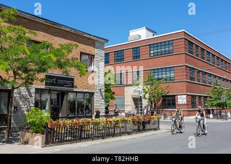 Kanada, Quebec, Montreal, Plateau-Mont-Royal, Mile-End, Saint-Viateur Street, Café Bezirk und seine Sommerterrasse Stockfoto