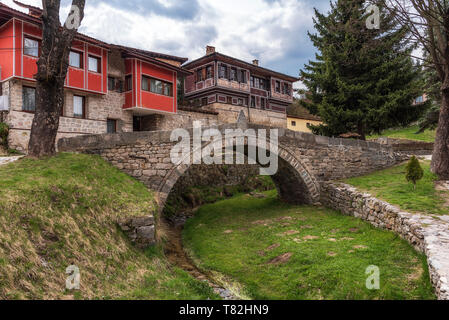 Koptivshtitsa, Bulgarien - 21 April 2019: Die steinerne Brücke, wo der erste Schuss des Aufstandes 1876 gefeuert wurde, die meisten Kalachev Stockfoto