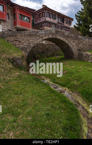 Koptivshtitsa, Bulgarien - 21 April 2019: Die steinerne Brücke, wo der erste Schuss des Aufstandes 1876 gefeuert wurde, die meisten Kalachev Stockfoto