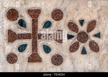 Marmor-Intarsien in der Chiesa San Matteo, Genua, Ligurien, Nordwestitalien Stockfoto