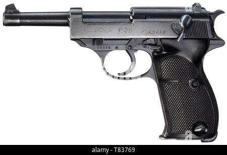 Walther P38, "null-serie" so genannte 4-Modell. Cal. 9 mm Parabellum, nein. 05019. Übereinstimmende Nummern. Matt Bohrung. Standard Inschrift der Null-Serie (Null-Serie). Annahme Mark Adler/359 auf allen Haupt- und kleine Teile. Original blau schwarz Hochglanz Finish mit Abnutzungserscheinungen an Kanten, etwas dünnere vorne am Griff. Passend nummerierten Magazin mit doppelten Akzeptanz eagle/359. Griff aus schwarzem Bakelit Platten auch mit übereinstimmenden Nummern inkl. Abnahme eagle/359. Ein seltenes Sammlerstück in sehr gutem Zustand. Erwerbsscheinpflichtig. historischen, h, Additional-Rights - Clearance-Info - Not-Available Stockfoto